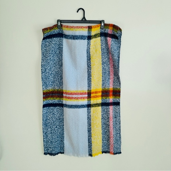 Steve Madden soft large plaid pashmina/ wrap scarf - Picture 3 of 6